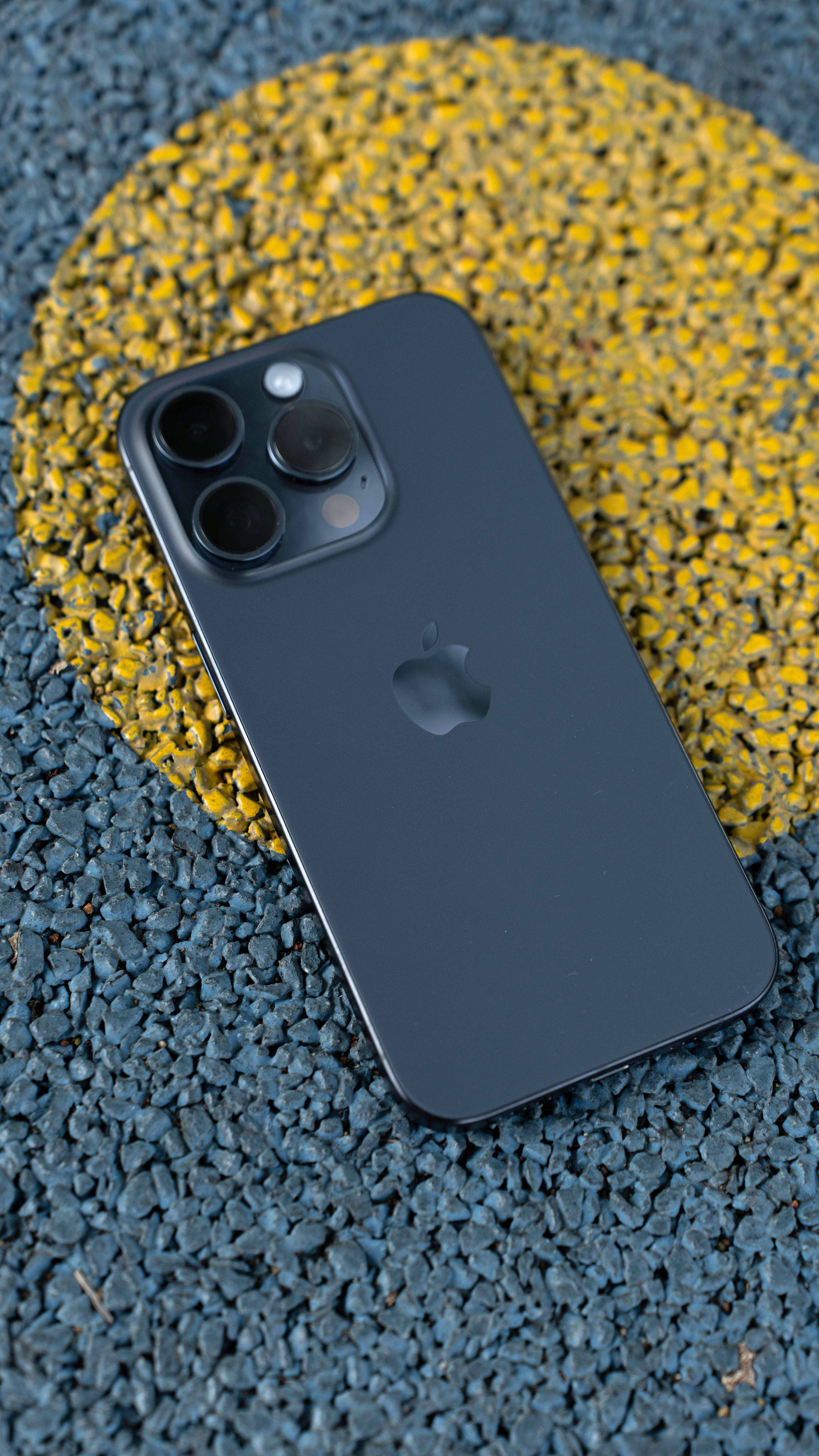 iphone竖屏视频(iphone竖屏视频还是横屏拉宽显示)